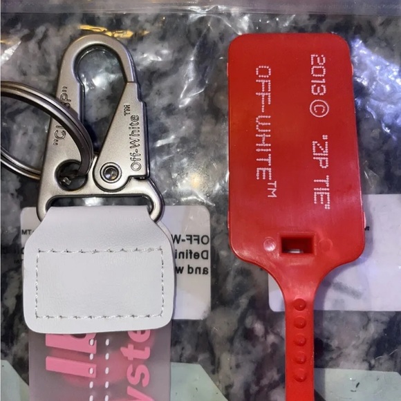 OffWhite Accessories Off White Industrial Zip Tie Keychain